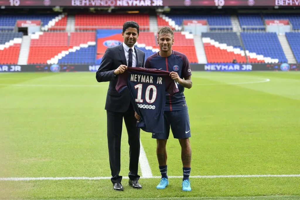 Presentación de Neymar en el Parque de los Principes, estadio del PSG, Francia.