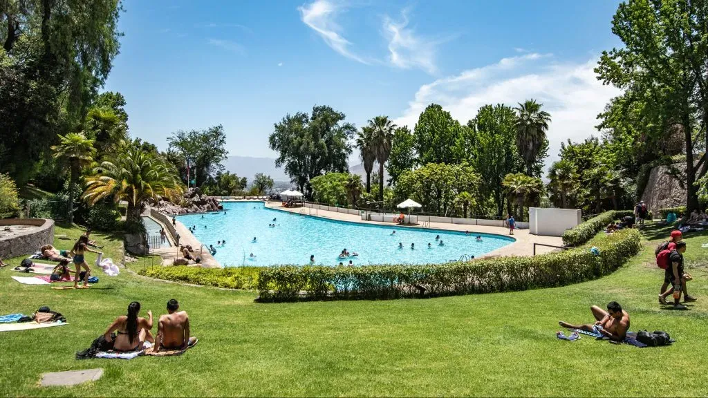 La piscina Tupahue es una de los grandes atractivos de Parquemet.