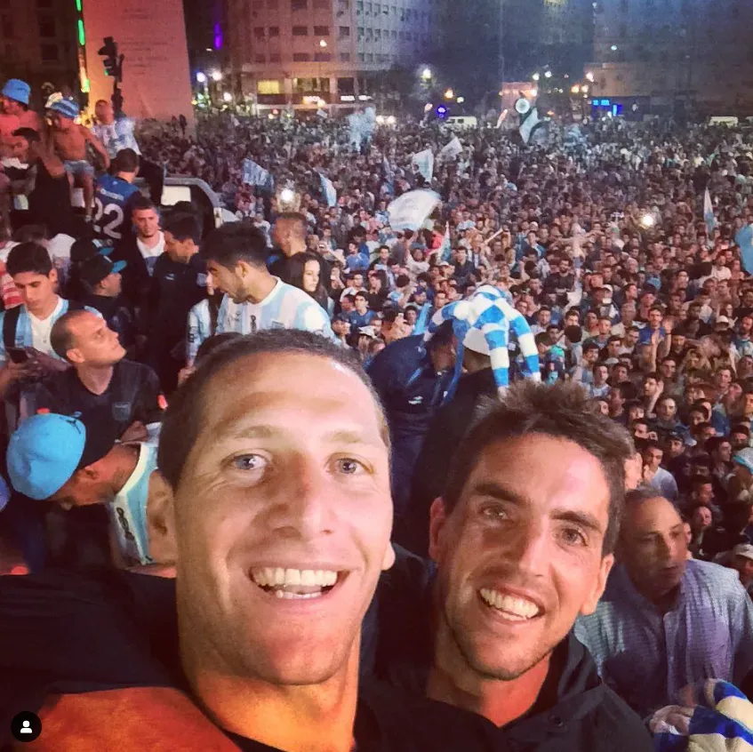 Luciano Aued y Gabriel Hauche en plena celebración. (Captura Instagram).