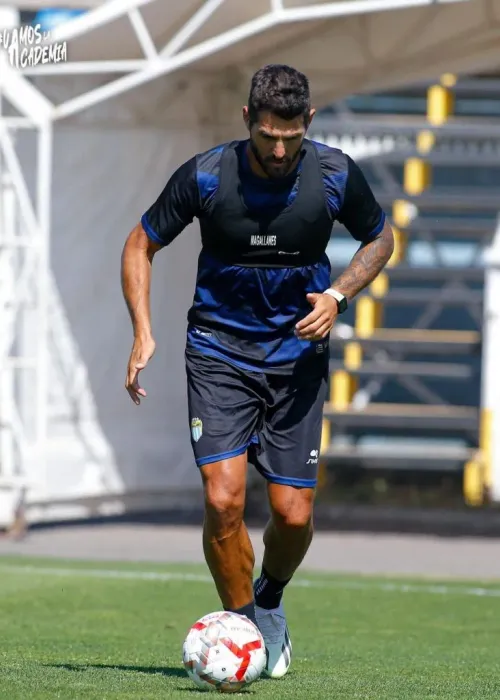 Joaquín Larrivey dijo presente en los entrenamientos de hoy en Magallanes. | Foto: @cdmagallanes