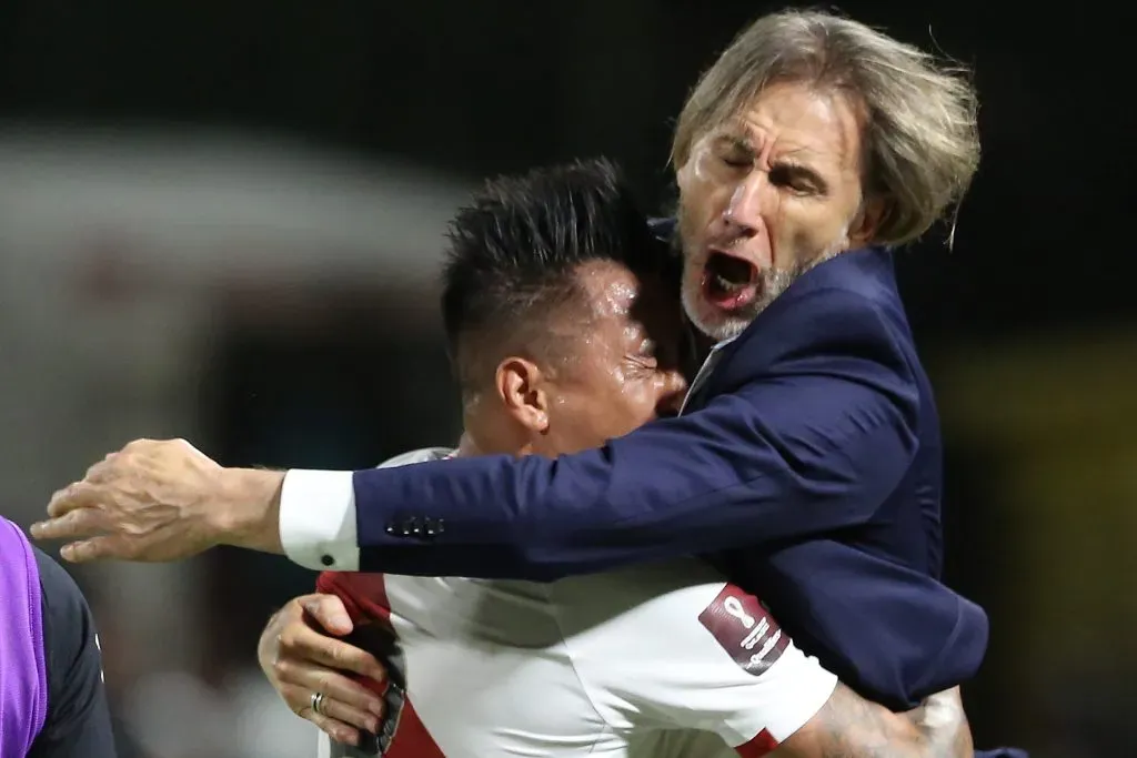 Gareca debe destrabar una situación contractual para llegar a Chile