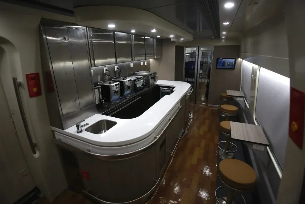 Los nuevos trenes contarán con espacio de cafetería y máquinas de auto servicio a bordo. (Foto: Jonnathan Oyarzun-Aton)
