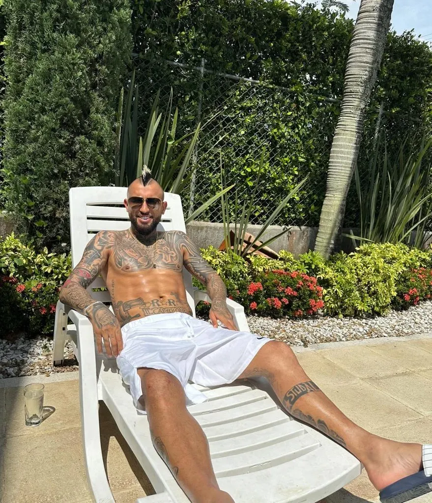 Vidal tiene la chance seria de partir a América de Cali, reportan en Colombia. | Foto: Instagram kingarturo23oficial