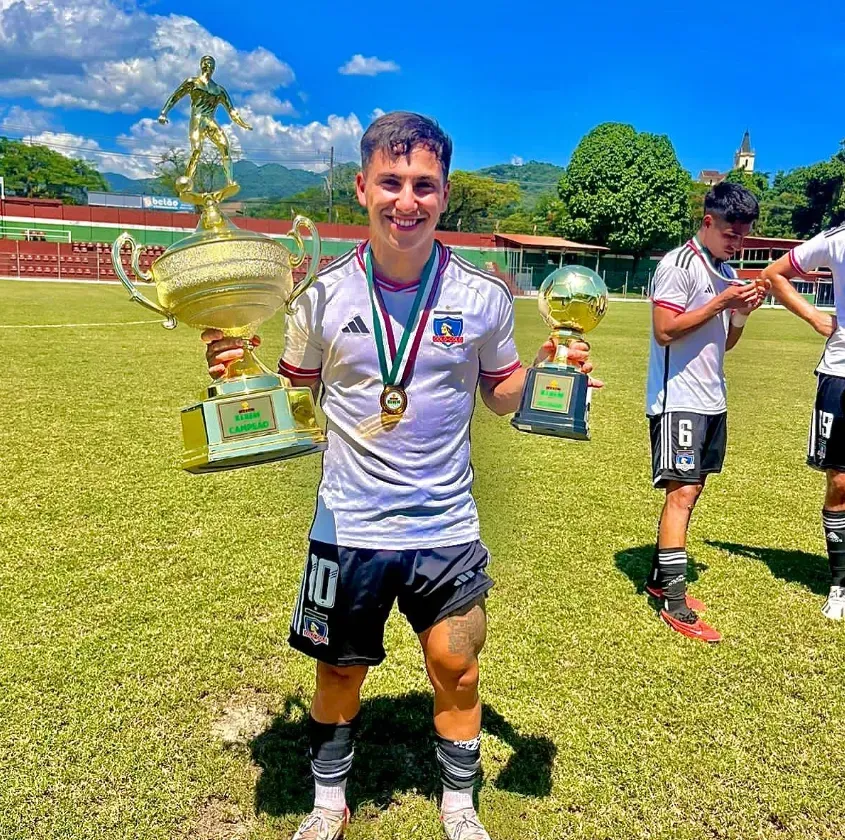 Enzo Riquelme fue parte del equipo de Colo Colo que ganó la Copa Xerem en Brasil. (Foto: Comunicaciones Colo Colo).