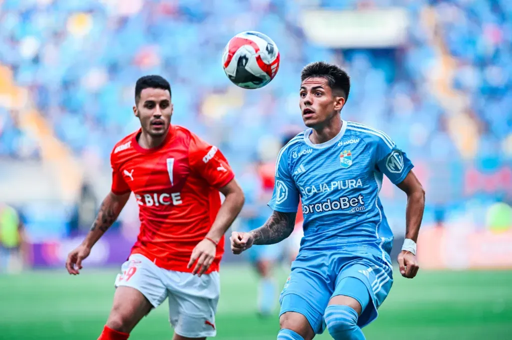 Aaron Astudillo fue el lateral derecho de la UC, que espera por Guillermo Soto: (Foto: Club Sporting Cristal).