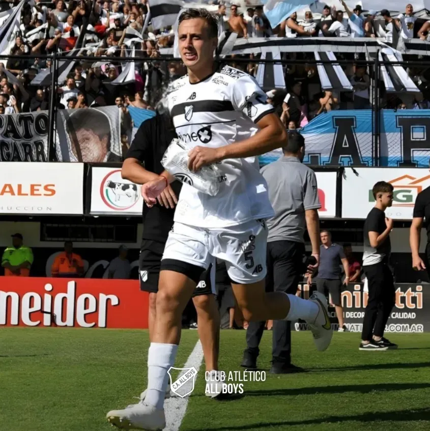 La foto de Matías Muñoz para anunciar su salida a Unión La Calera: (Club Atlético All Boys).