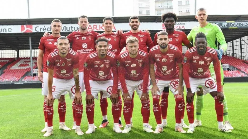 Once titular habitual de Brest en la Ligue 1 | L’équipe 2023/2024