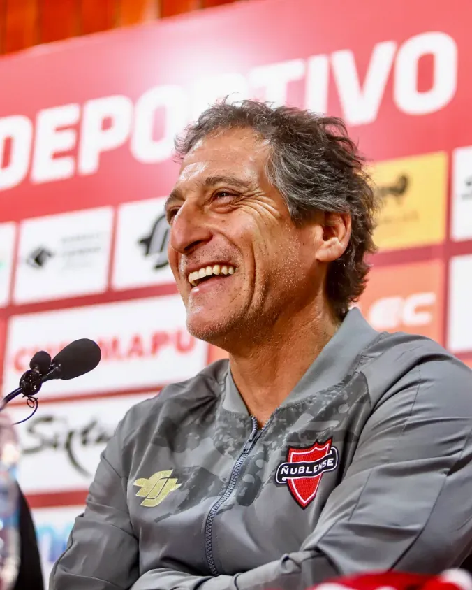 Mario Salas sonríe por el mercado de pases de Ñublense.