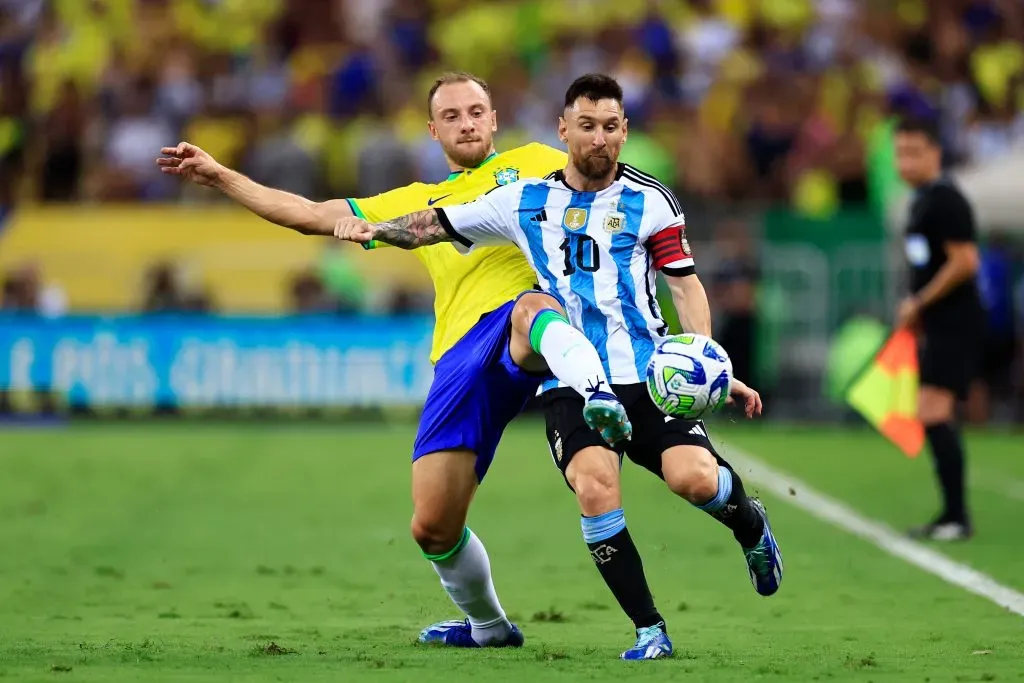 Para Danilo Díaz el argentino Lionel Messi sigue siendo, a pesar de la dura competencia, el mejor jugador del mundo. | Foto: Getty Images.