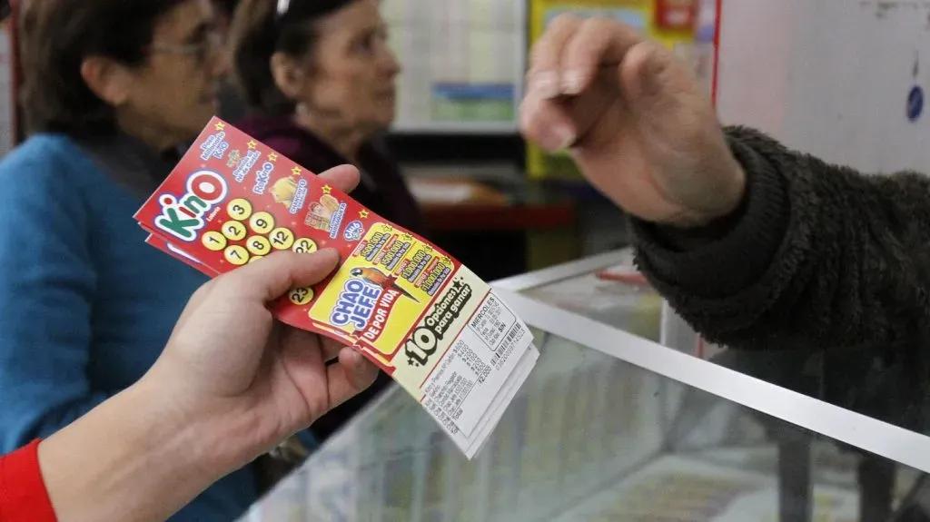 Adquiere tu cartón del Kino en tu agencia más cercana o de forma online en el sitio Lotería.cl. (Foto: Christian Iglesias-Aton Chile)