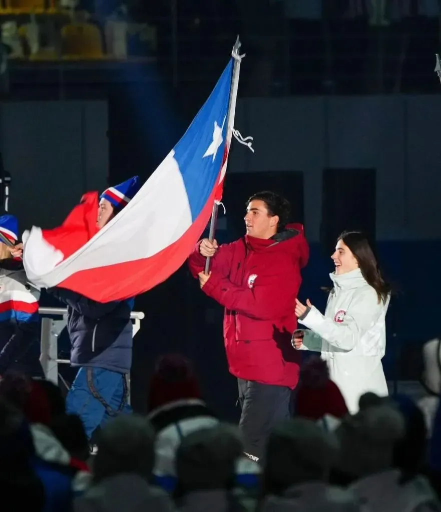 Gerónimo Castro y Aymara Viel fueron los abanderados de Chile en los Juegos Olímpicos de Invierno de la Juventud 2024. | Foto: Team Chile