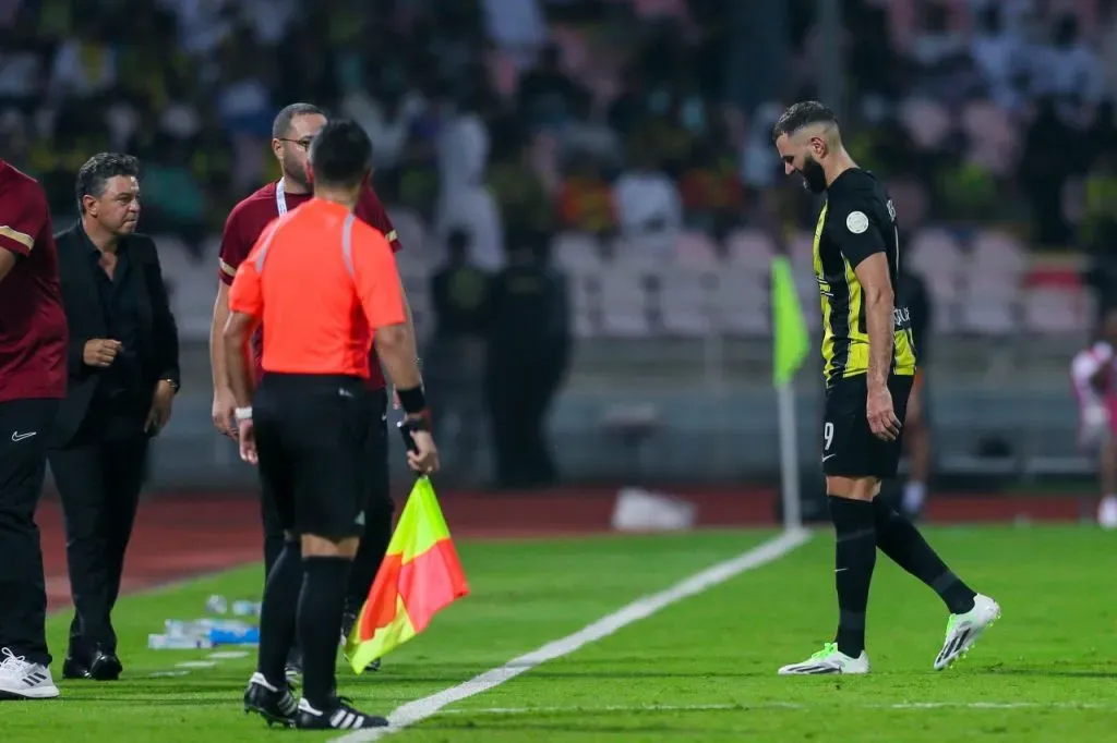 Karim Benzema en conflicto con Marcelo Gallardo en Al Ittihad (Getty Images)