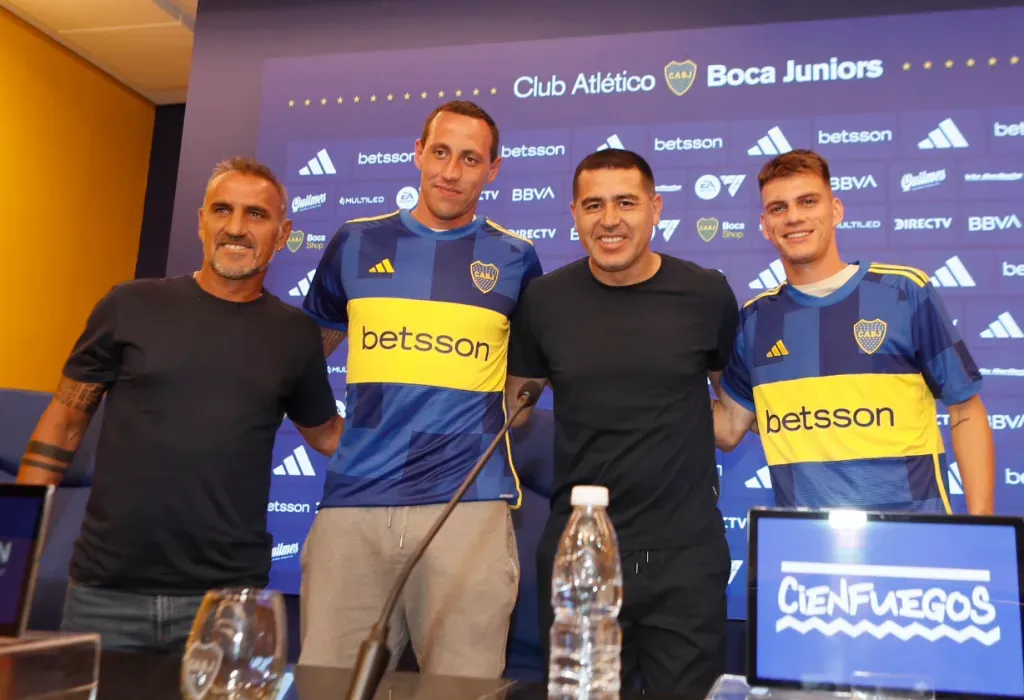 En la imagen: Raúl Cascini, Cristian Lema, Juan Román Riquelme y Kevin Zenón. (Foto: Boca Juniors).