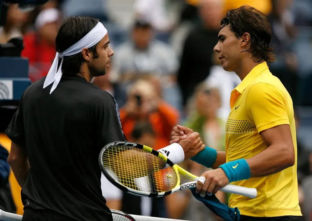 Rafael Nadal y Fernando González se enfrentaron 10 veces en total, siete triunfos fueron para el español y tres para el chileno. | Foto: Matthew Stockman / Getty Images