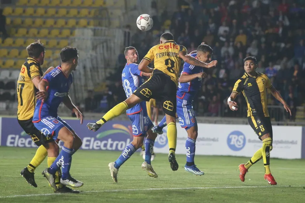 El nuevo delantero tuvo que ayudar más en lo defensivo ante los piratas. FOTO: JORGE DIAZ/AGENCIA VS