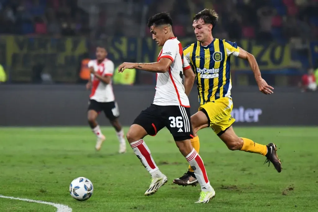 Pablo Solari en acción por el Trofeo de Campeones: River Plate venció a Rosario Central. (Joaquín Camiletti/Getty Images).