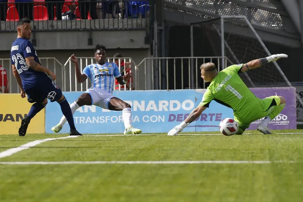 Yorman Zapata le marcó así a Cristóbal Campos y la U. de Chile. (Sebastian Cisternas/Photosport).
