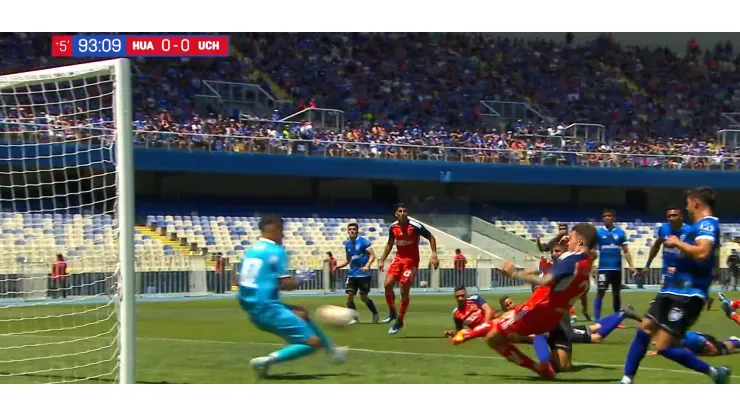 Martín Parra hizo una gran tapada sobre el final del encuentro. (Captura Mega Go).
