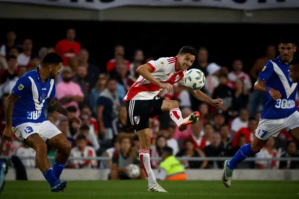 River masacró al Vélez de Gustavo Quinteros.