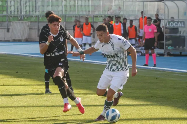 Lucas Cepeda llega a Colo Colo tras una buena temporada en Santiago Wanderers. ¿Se sentirá el cambio de división en el atacante? | Foto: Photosport.