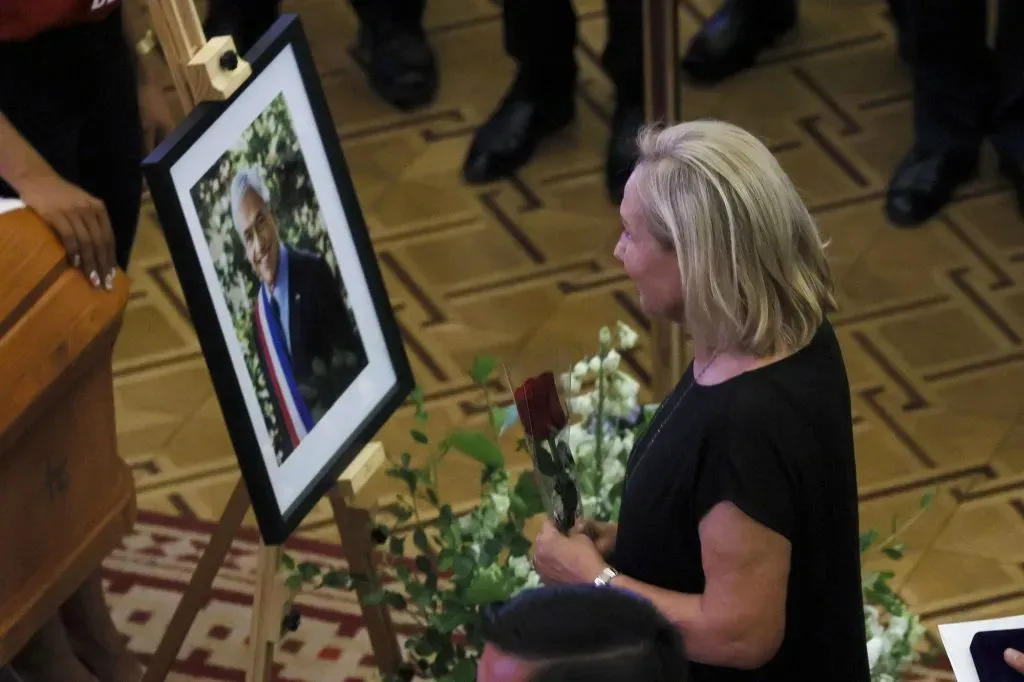 La exprimera dama, Cecilia Morel, durante los funerales del expresidente, Sebastián Piñera. | Foto: Aton Chile