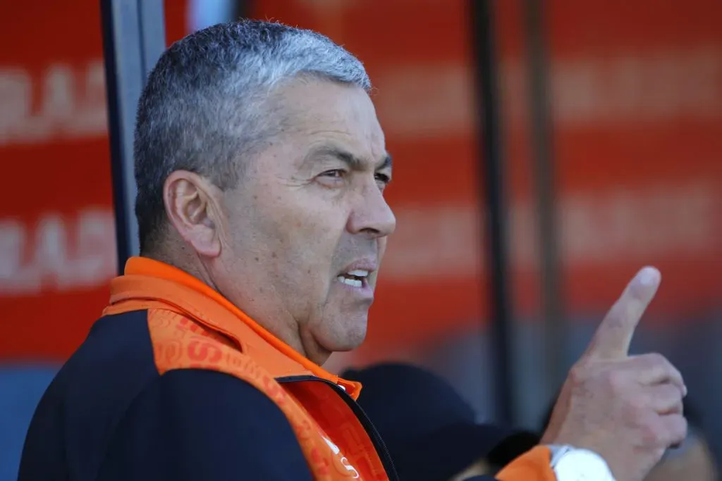 Gustavo Huerta tiene cinco refuerzos para su plantel. (Jorge Loyola/Photosport).