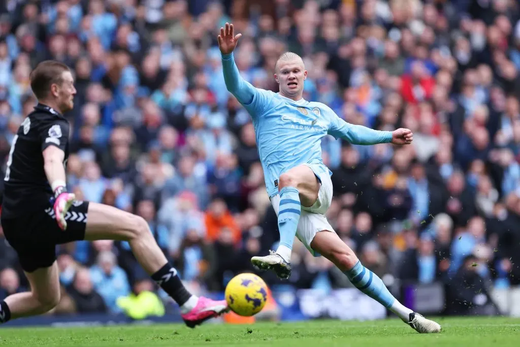Erling Haaland volvió al gol con un doblete ante Everton. Foto: Getty Images.