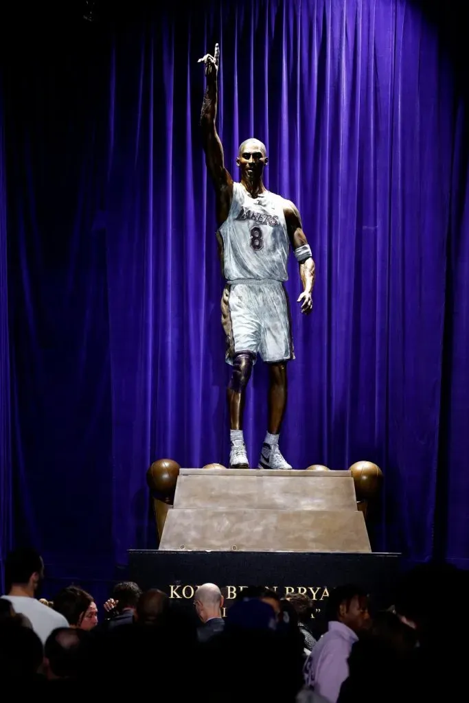 La estatua de Kobe Bryant, leyenda de la NBA (Getty Images)