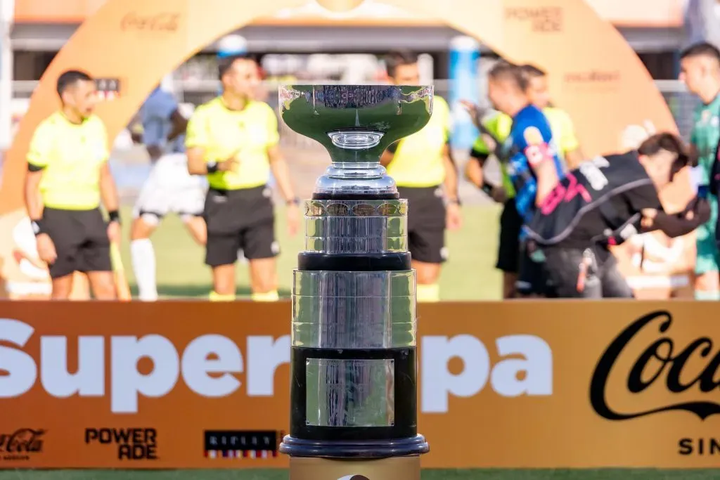 La ANFP tiene pocas fechas para poder reprogramar la Supercopa entre Colo Colo y Huachipato. | Foto: Guillermo Salazar.