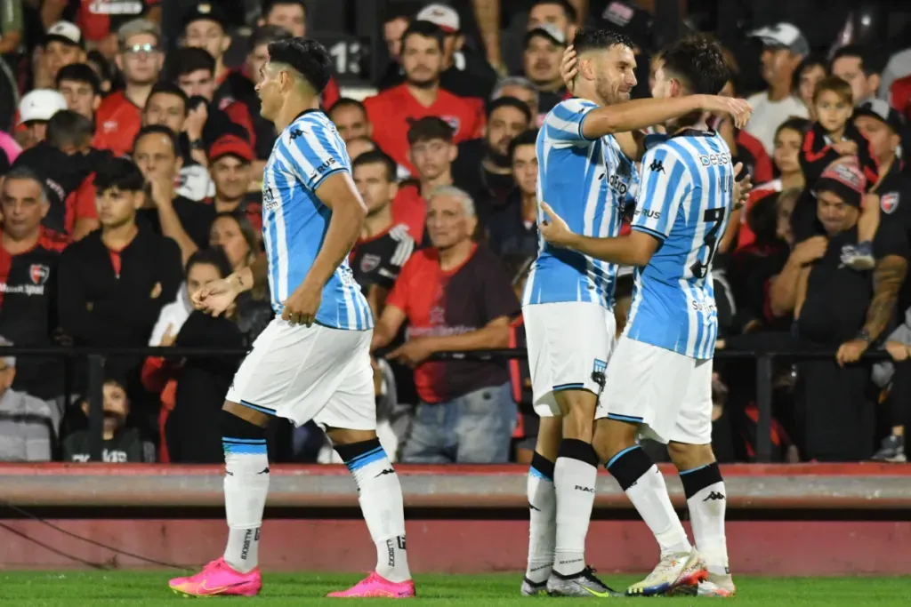 Racing celebra el gol de Facundo Mura ante Newell’s.