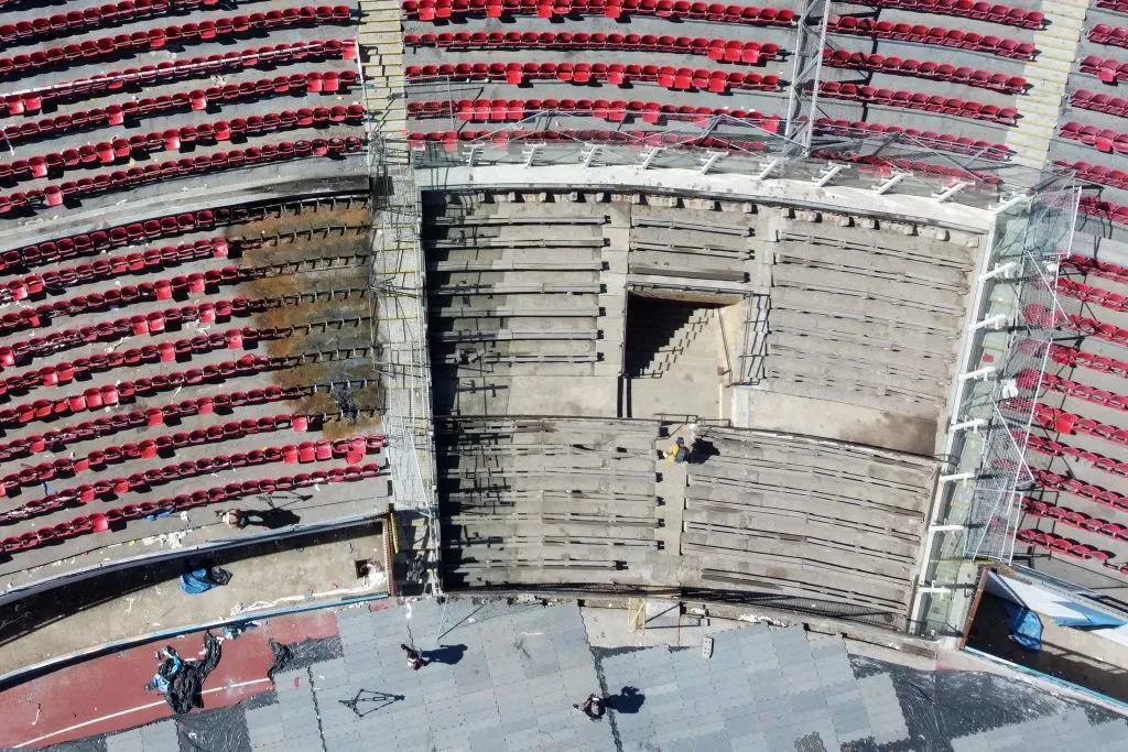 Una imagen de los daños en el sector norte del Estadio Nacional: fueron avaluados en poco menos de 103 millones de pesos. (Jonnathan Oyarzun/Photosport).