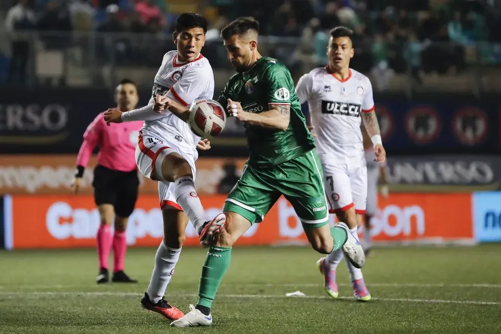 Audax Italiano y Unión La Calera mantuvieron su postura por el sexto extranjero en el fútbol chileno. | Foto: Photosport.
