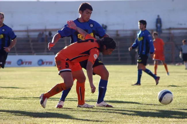 Rodrigo Pérez en un duelo frente a Huachipato. (CHILE PHOTOSPORT).