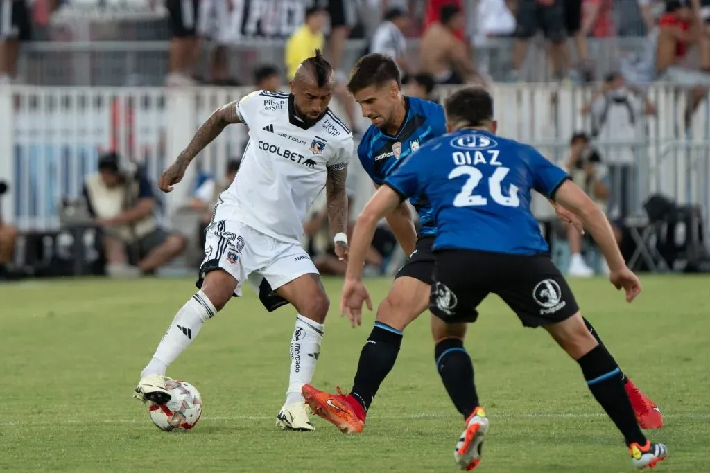 Arturo Vidal hace de las suyas ante Huachipato. (Foto: Guille Salazar/RedGol).