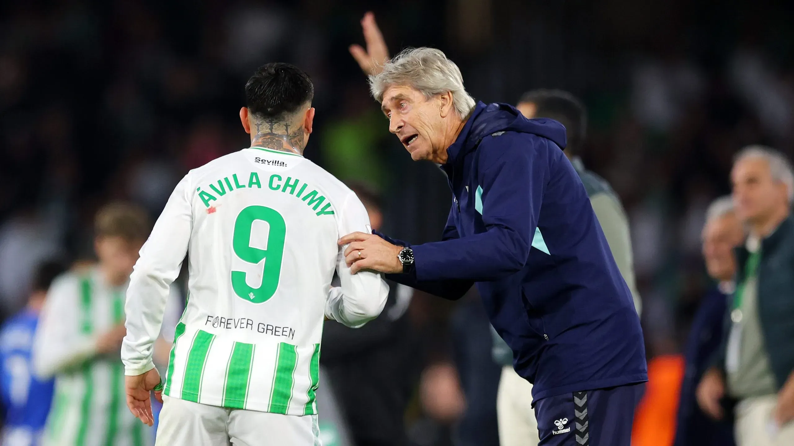 Ávila y Pellegrini en el último partido del Betis 0-0 contra Alavés (Getty Images)