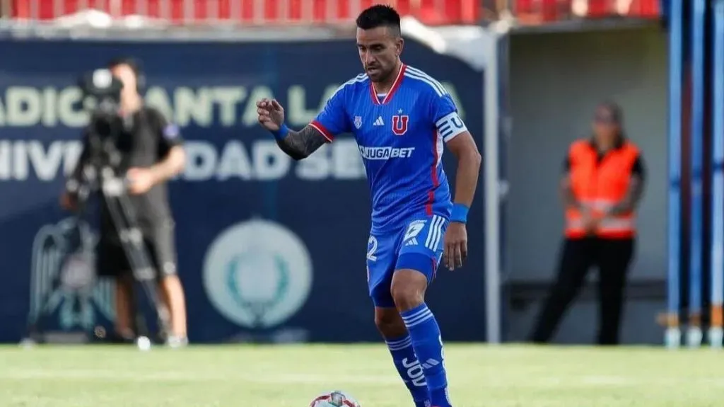 Matías Zaldivia salió como capitán y fue aplaudido por los hinchas.