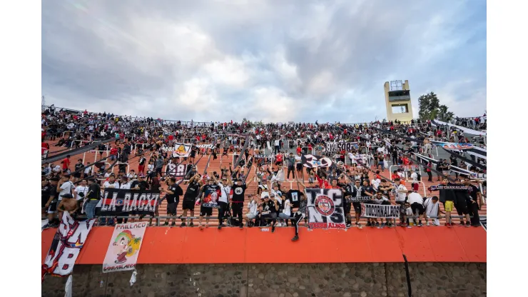 Una de las tribunas del estadio Malvinas Argentinas.