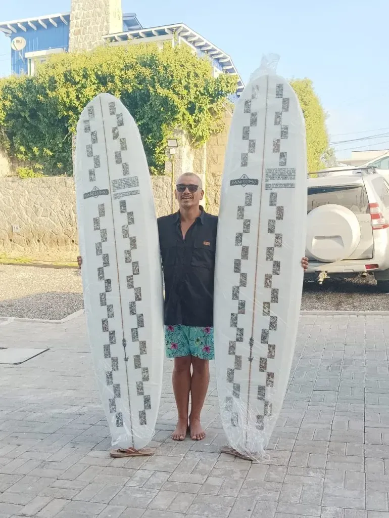 Algunas de las tablas fueron entregadas, por ejemplo, en El Quisco y El Tabo. Foto: Cedida.