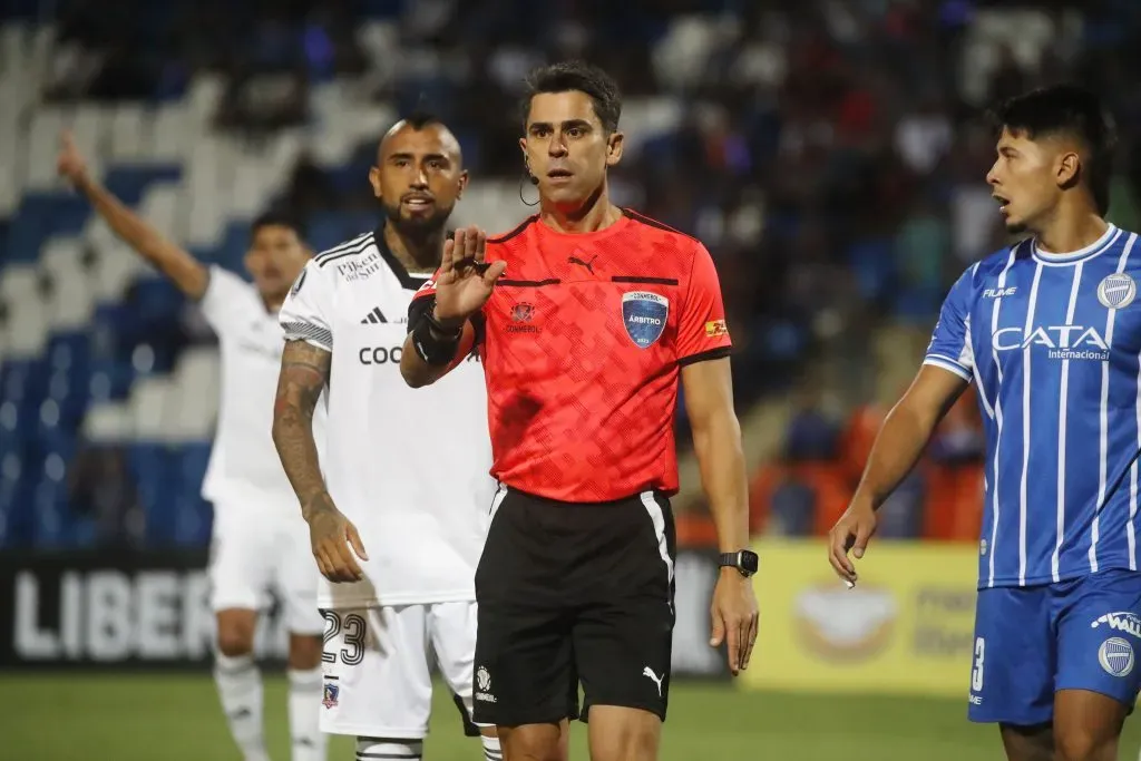 Arturo Vidal fue una figura que en Godoy Cruz llamó la atención. (Jonnathan Oyarzun/Photosport).