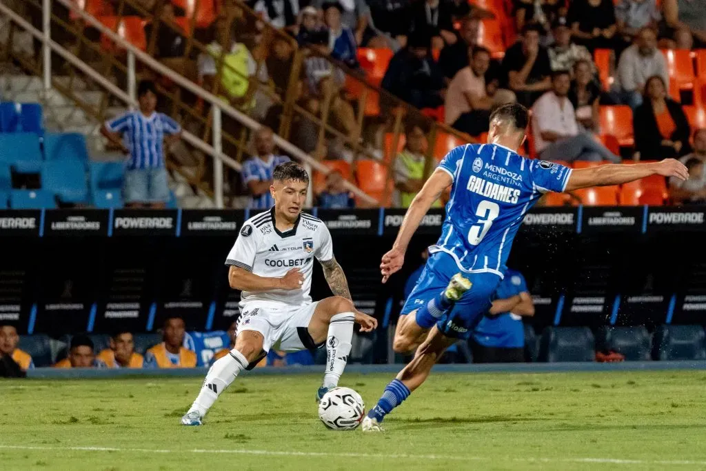Uno de los pocos duelos que Thomas Galdames le ganó a Cristián Zavala. (Foto: Guille Salazar | RedGol).