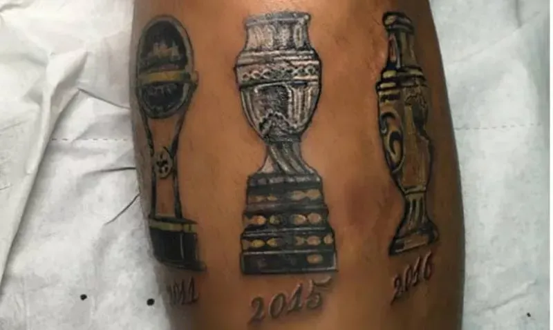 Edu Vargas tiene tatuada la Copa Sudamericana que ganó con la U