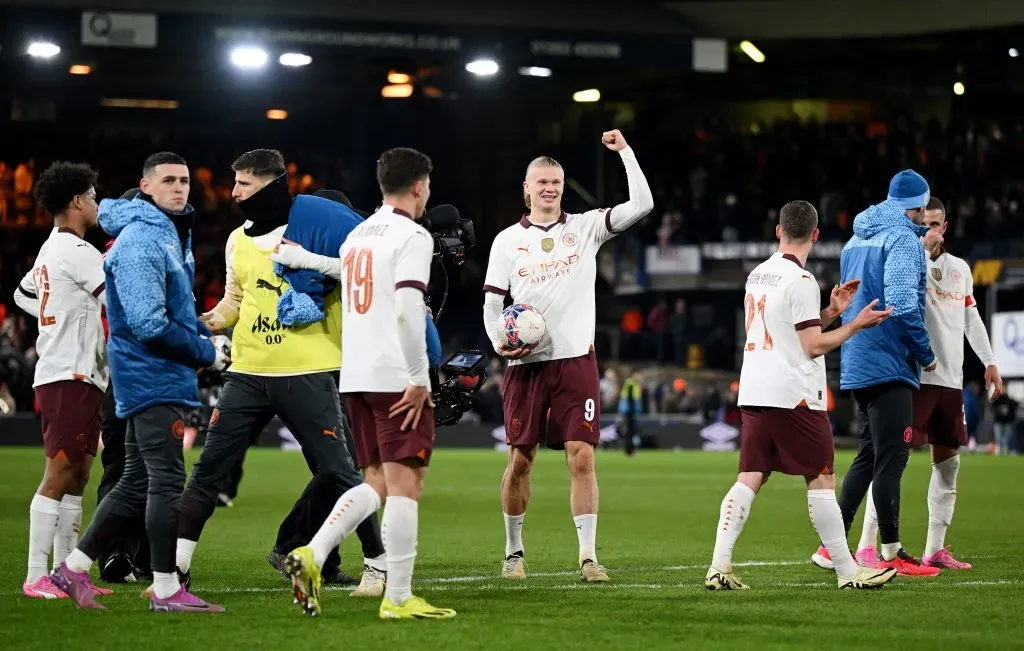 Erling Haaland armó la fiesta y comandó la goleada del Manchester City marcando cinco tantos. Foto: Getty Images.