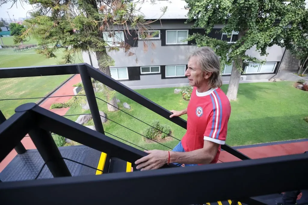 Ricardo Gareca en sus primeros días en la Roja en Juan Pinto Durán. Foto: Pepe Alvujar.