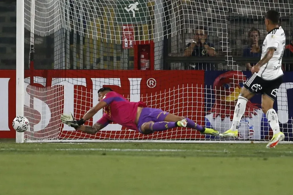 Cortés salvó a Colo Colo con una gran atajada