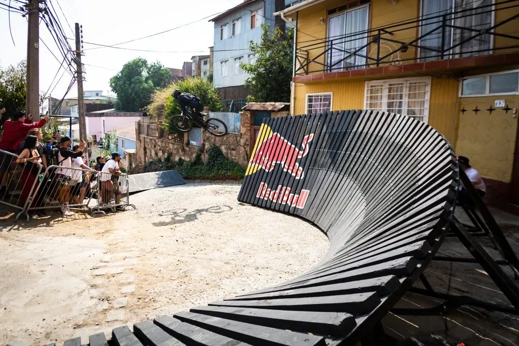 Valparaíso se prepara para una nueva versión de Red Bull Valparaíso Cerro Abajo. Foto: Red Bull Content Pool.