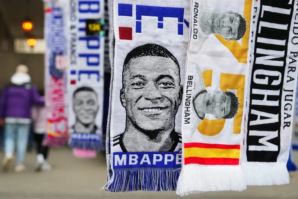 En el Santiago Bernabéu ya publicitan la imagen de Mbappé | Getty Images