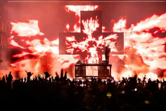 instagram.com/street_machine/