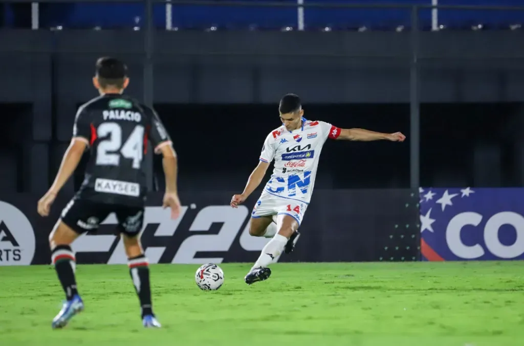 Claudio Núñez, otro jugador de la zaga de Nacional. (Foto: Club Nacional de Paraguay).