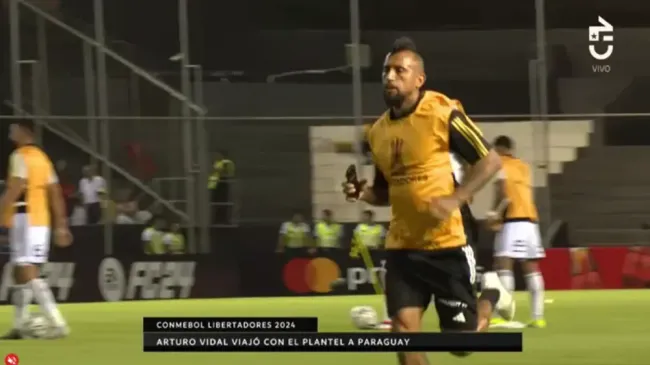 Otra imagen de Arturo Vidal en Asunción. (Captura CHV).