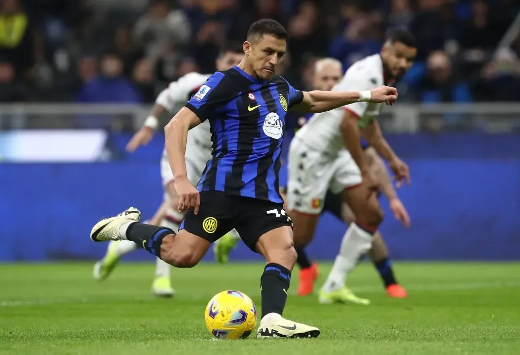 Entre asistencias, Alexis volvió al gol en Inter con un penal ante Genoa.